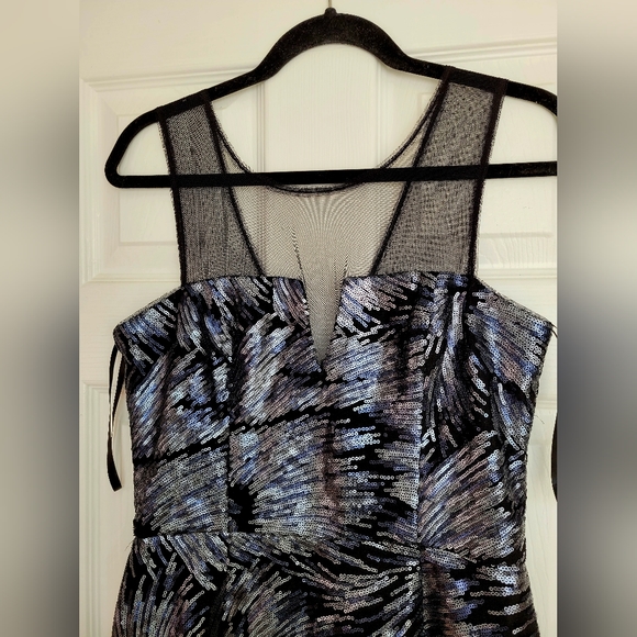 BCBG Maxazria Abigail Women Celeb Cocktail Dress Sequin Silver Mesh Sheer Size 8 - Picture 3 of 16